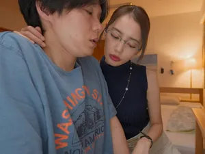 Má đơn thân đụ với hiệu phó để con gái qua môn
