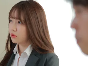 Lặng nhìn em bị địt mà buồi anh chỉ biết cửng