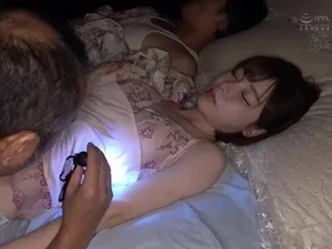 được gấu lạ rủ về nhà làm tình