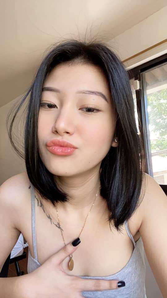 Cho thằng em trai bú liếm cái lồn hồng non tơ